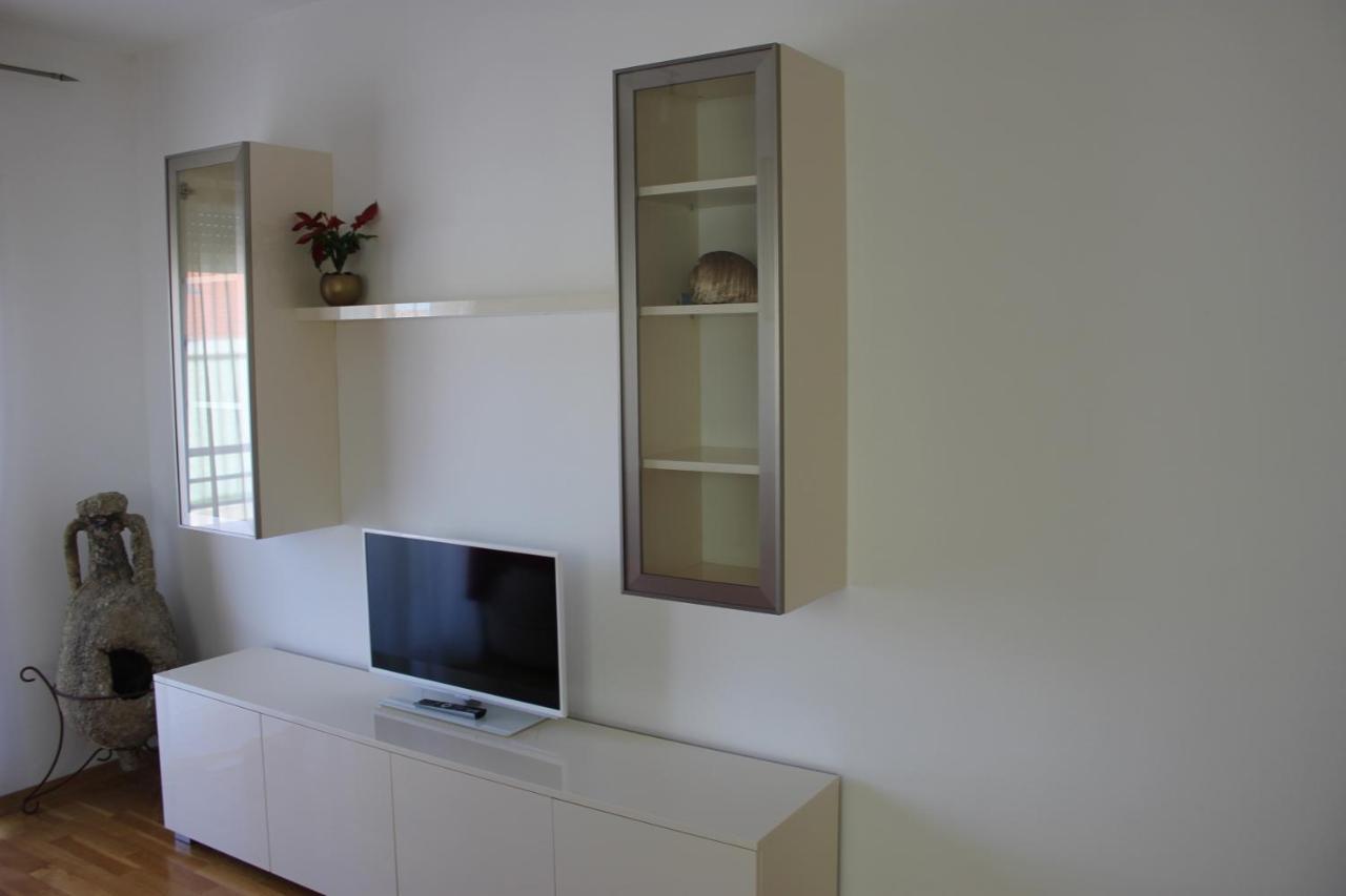 Toni Apartment Omis Bagian luar foto