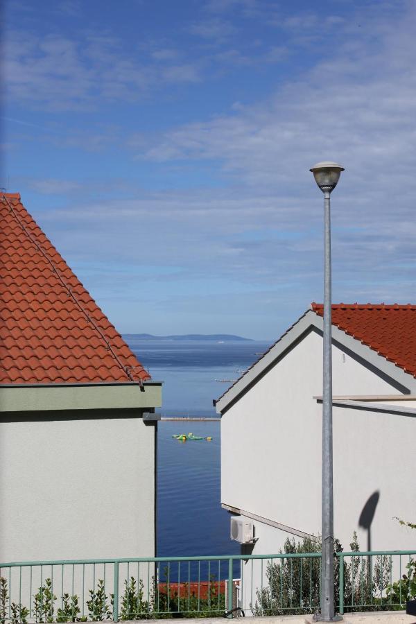 Toni Apartment Omis Bagian luar foto