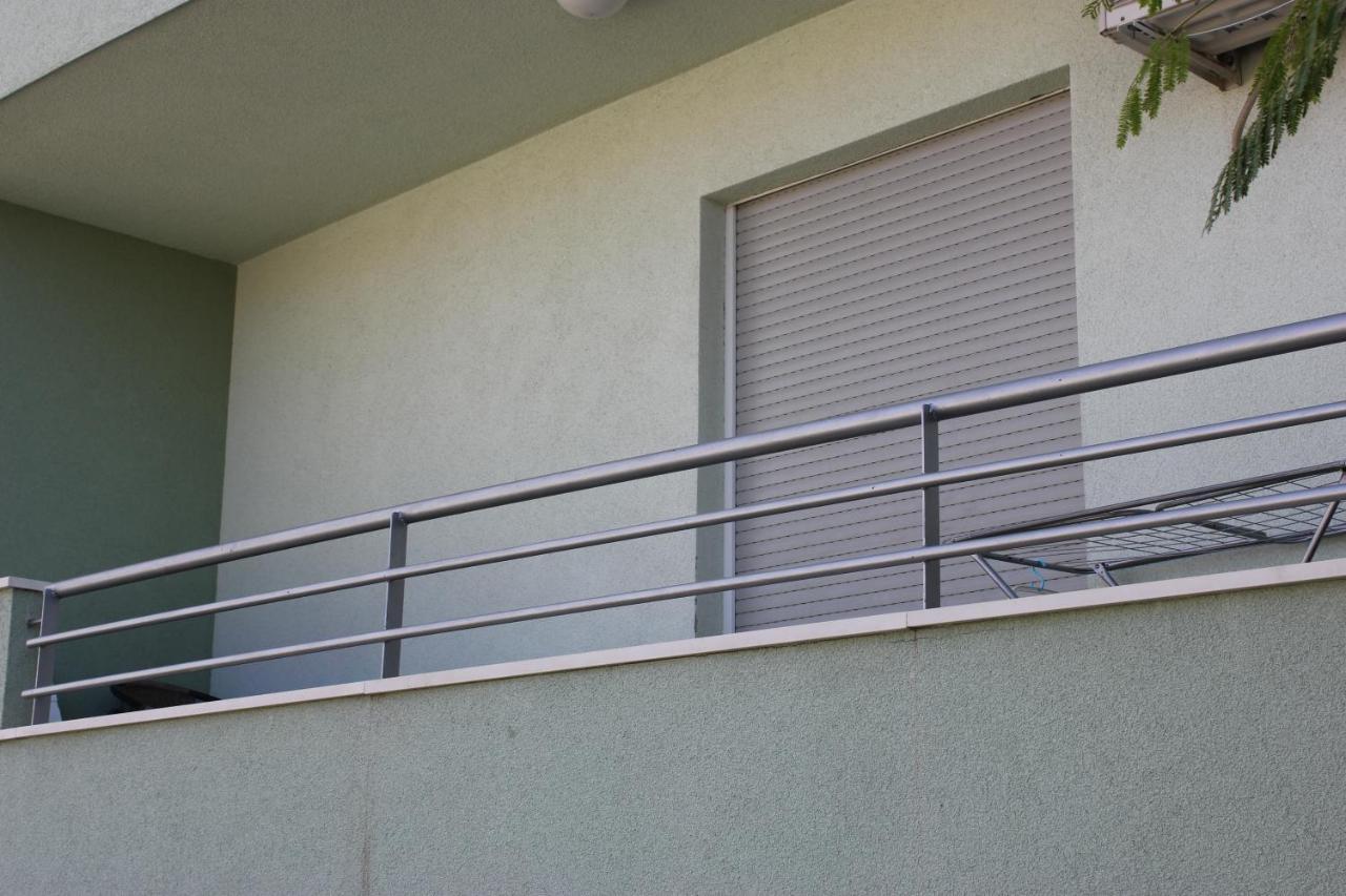 Toni Apartment Omis Bagian luar foto