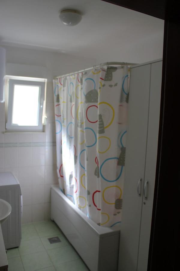 Toni Apartment Omis Bagian luar foto